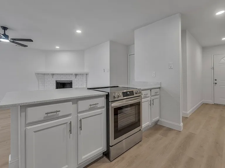 5440 Slay Dr — Photo 24