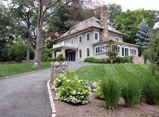 19 Midvale Rd, Mountain Lakes, NJ 07046