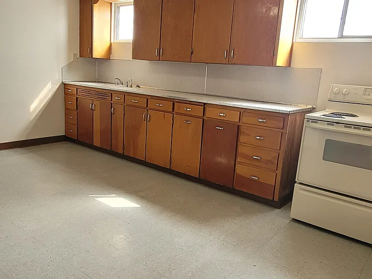 551 E Hooper Ave #1 — Photo 1
