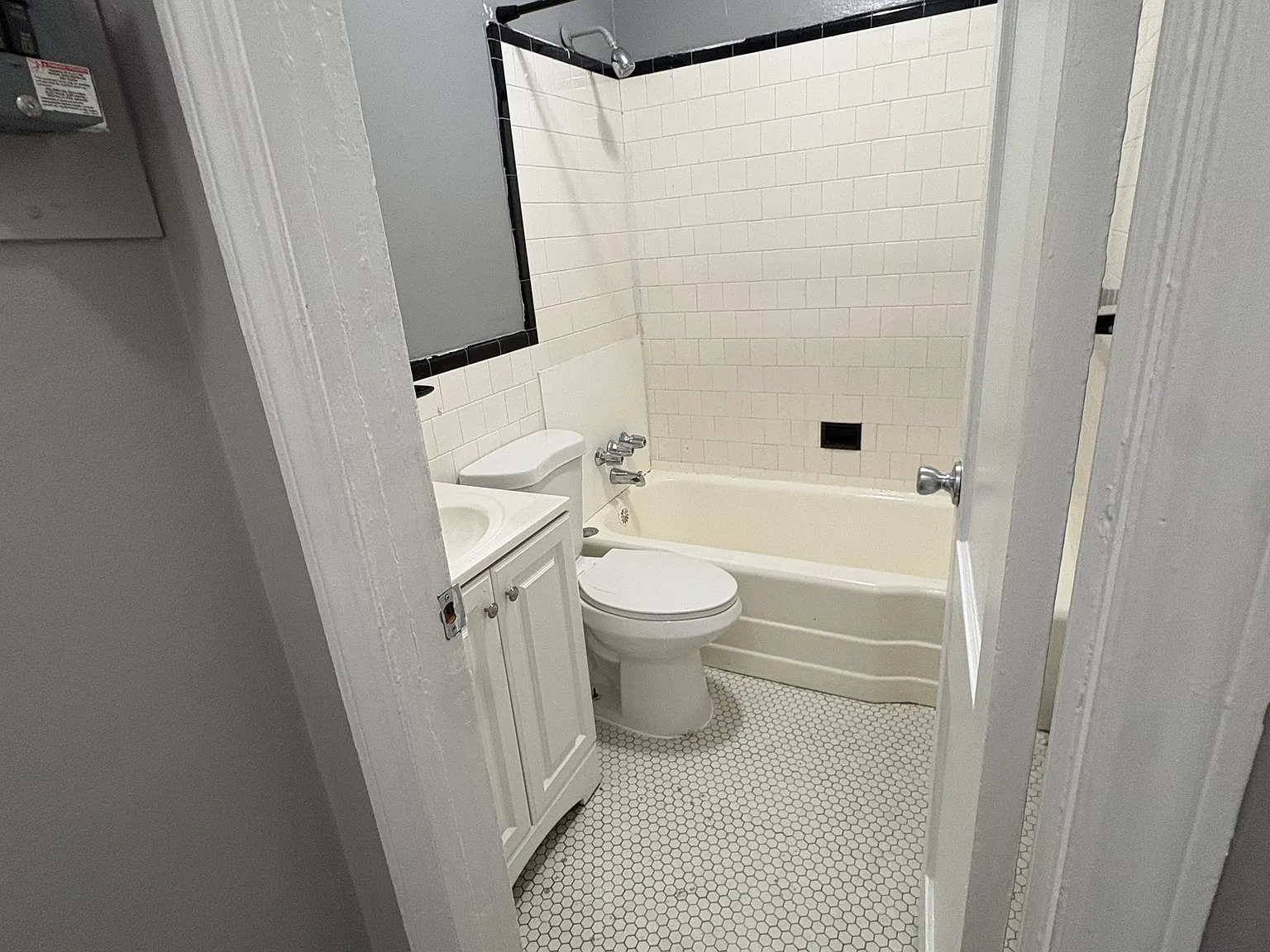 1 bed, $1,400 — Photo 4
