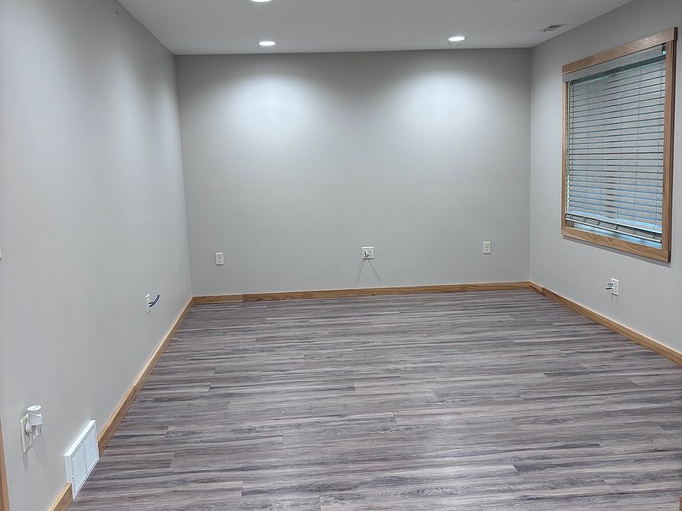 Spacious living room