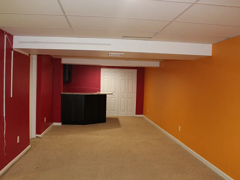 75 Florence Way — Photo 31