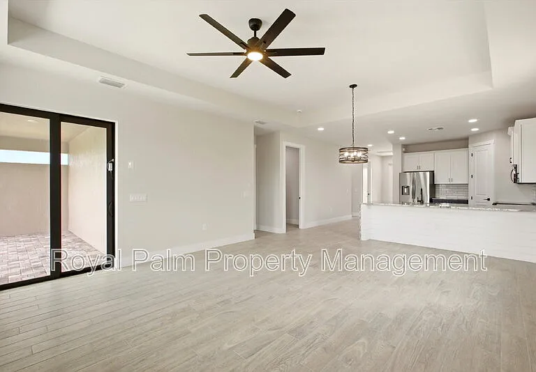 3750 NE 13th Ave — Photo 8