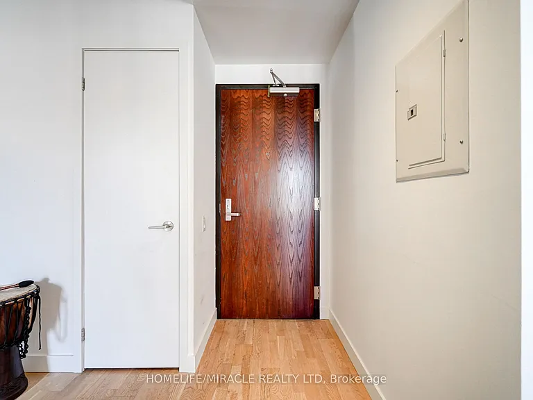 25 Oxley St #701 — Photo 10