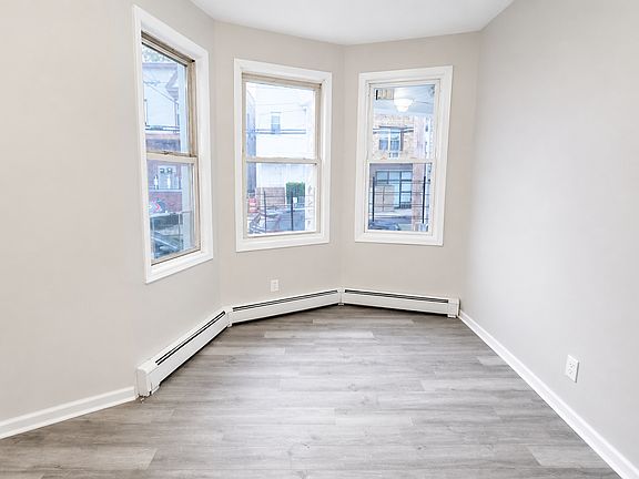 3rd image of 105 Old Bergen Rd APT 1