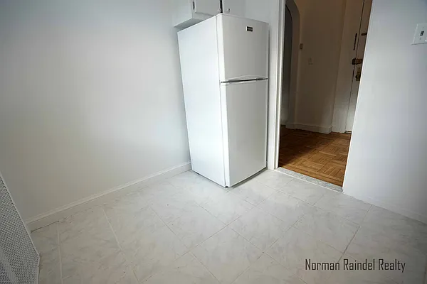 Rented by Norman Raindel, LREB | media 10