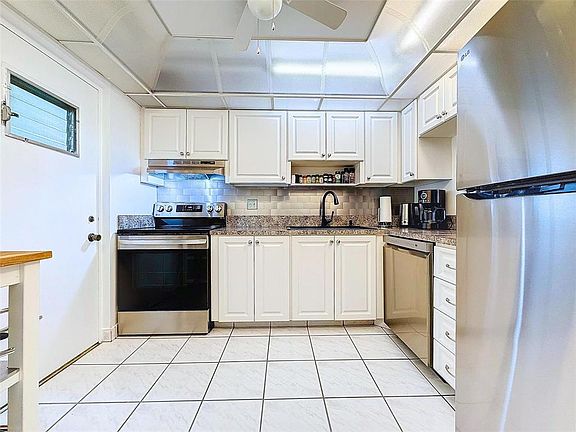 4th image of 2309 S Cypress Bend Drive #515