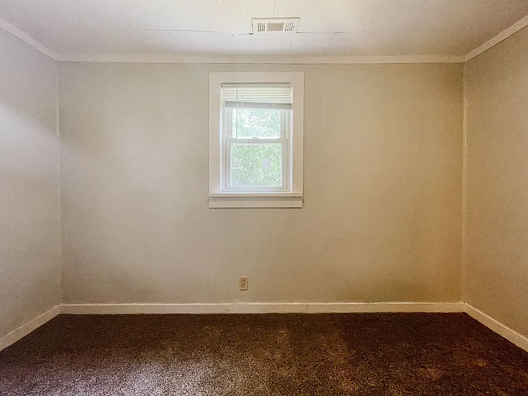 2118 S Penn St — Photo 13