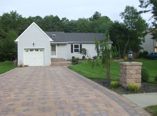 5 Pamela Ct, Jackson, NJ 08527