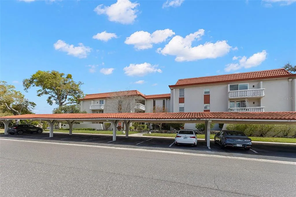 Building Photo - 1001 Pearce Dr #302