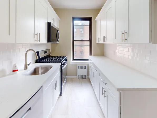 112-30 Northern Boulevard image 4 of 13