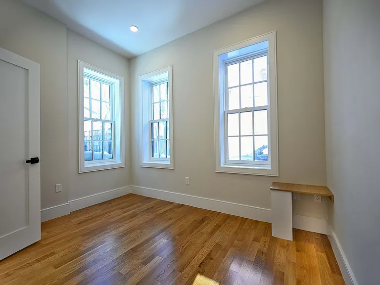 18 Winchester St #2A — Photo 8