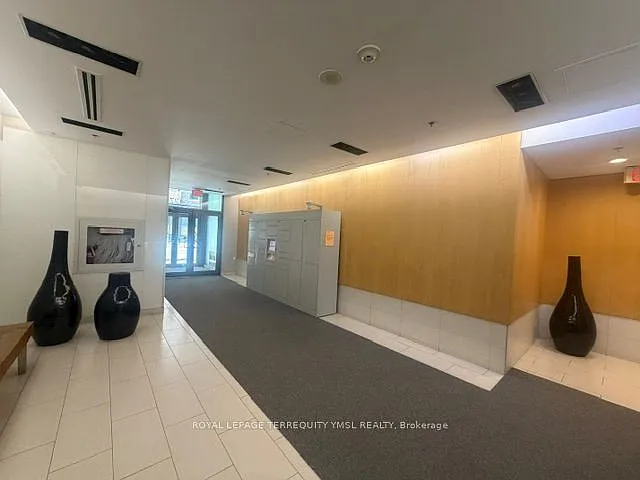 127 Queen St E #504 — Photo 3
