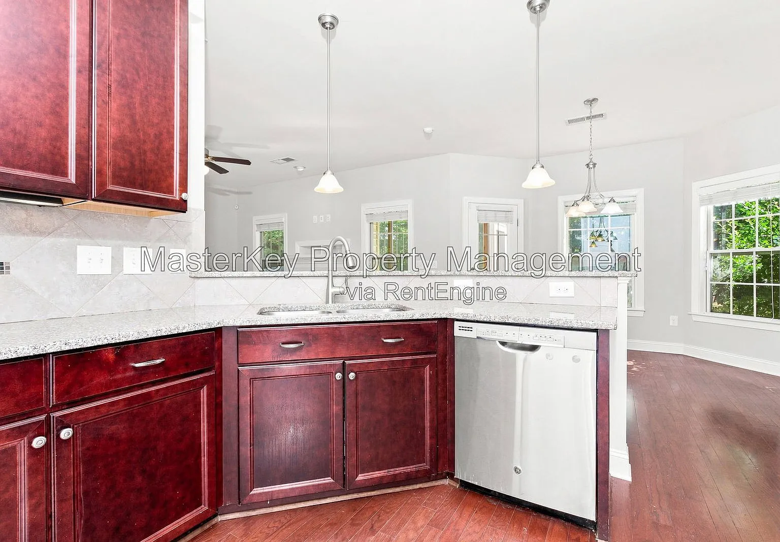4 bed, 3.0 bath, 2858 sqft, $2,700 — Photo 4