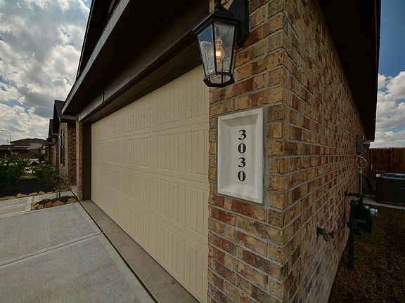 3rd image of 3030 Village Creek Dr