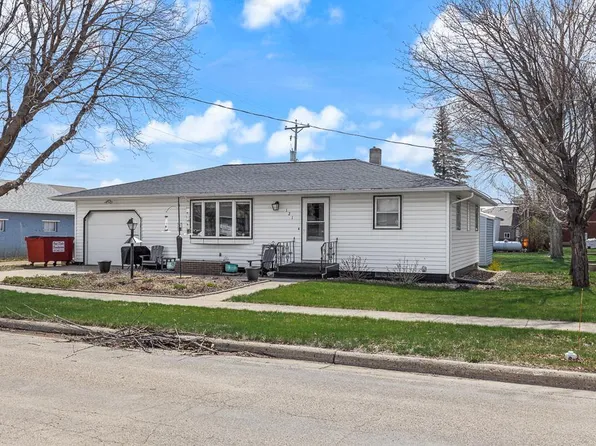 121 Center St E, Edgerton, MN 56128