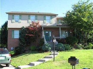 14 Kalyn Ct, Irwin, PA