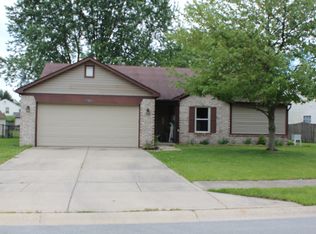 208 Pineview Dr, Mooresville, IN