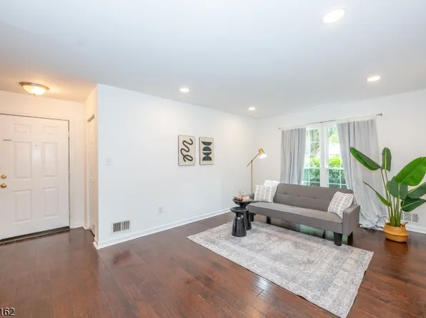 72 Cherry St, Jersey City, NJ 07305