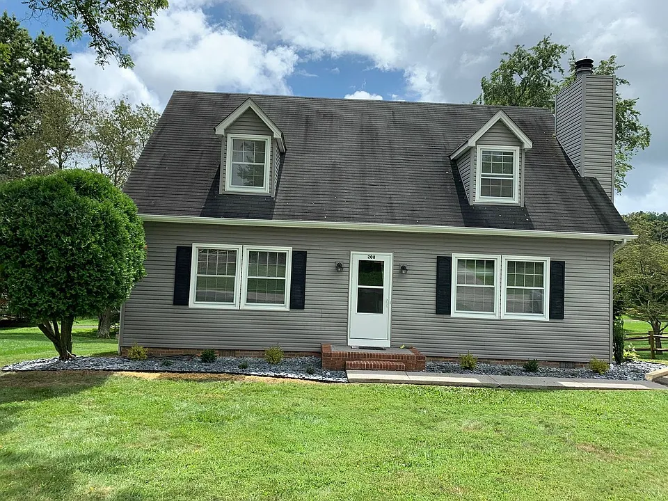 208 Woodbine Dr