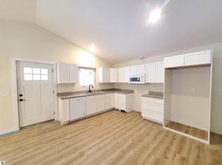 8516 S Maple St, Maple City, MI 49664