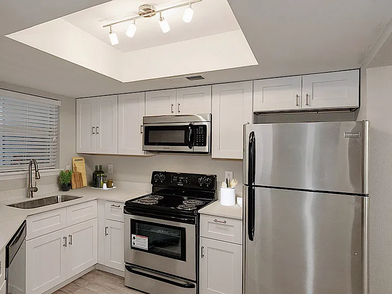 HillRock Estates — Photo 43
