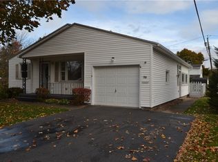 70 Creekside Dr, Rochester, NY 14622