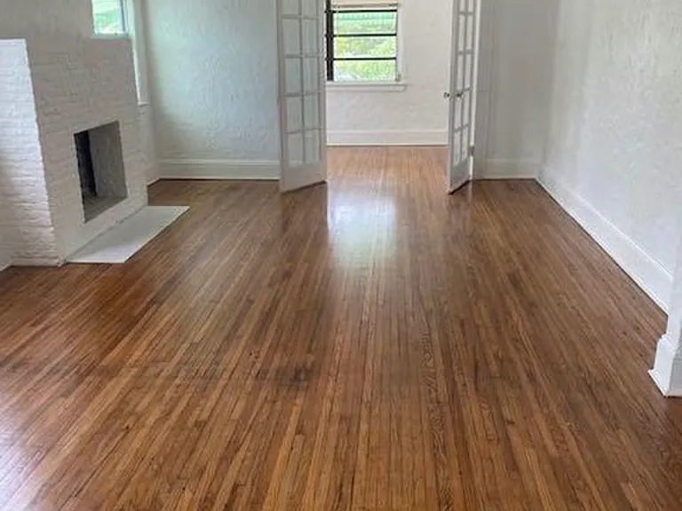 909 N B St — Photo 12