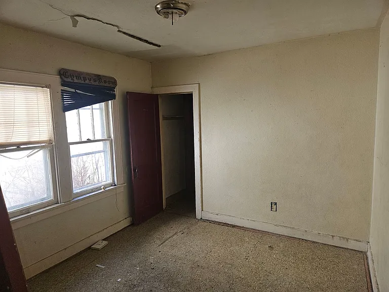 910 Woodward Ave — Photo 6