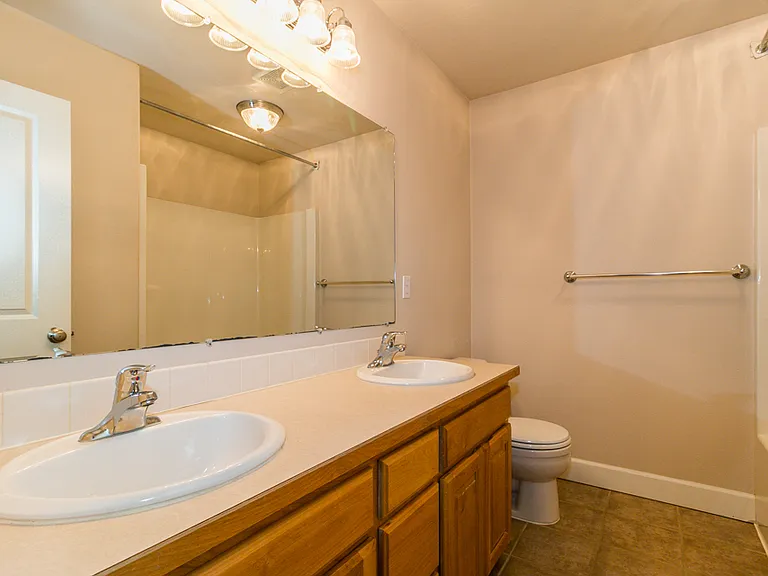 2743 Mallory Ln — Photo 12