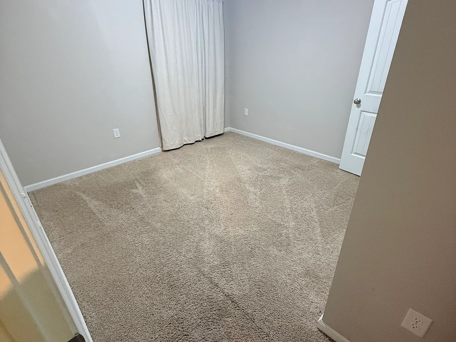 4 bed, 1827 sqft, $850 — Photo 2