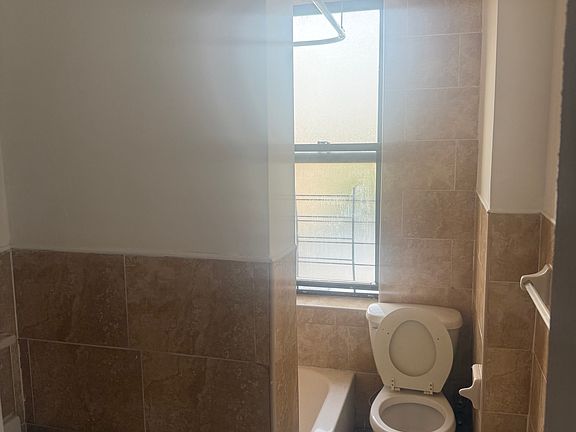 2nd image of 450 E 184th St #4C