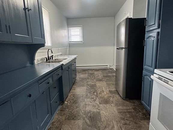2nd image of 520 1/2 Jones St #1/2