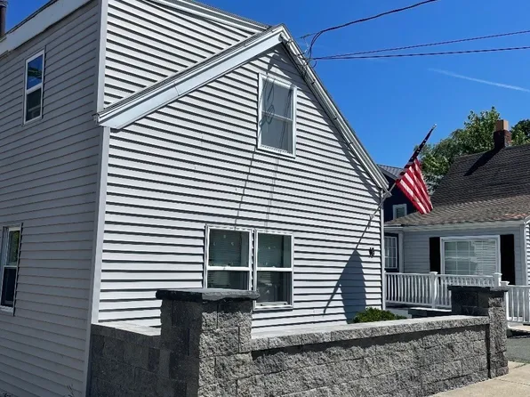 16 Lynn St, Peabody, MA 01960