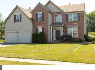 122 Fox Run Dr, Collegeville, PA 19426