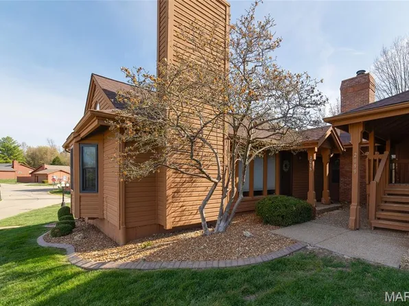 2095 Avignon Dr #A, Saint Charles, MO 63303