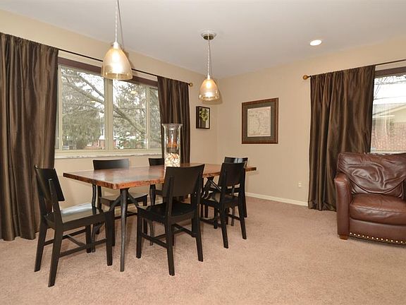 4th image of 7733 Susan Dr S