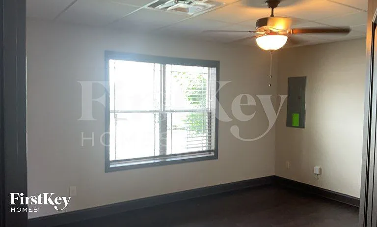 660 Superior Ln — Photo 7