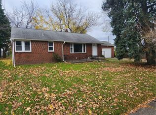 201 S Roycroft Blvd, Cheektowaga, NY 14225