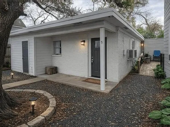 511 W Cleveland St #5, Alvin, TX 77511