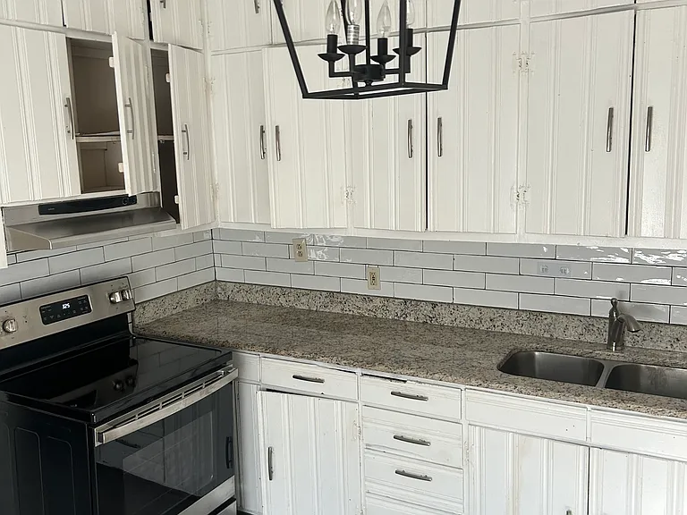 49 Ash St NE — Photo 4