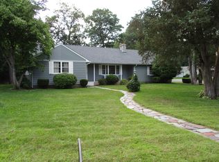 131 Oak Hill Dr, Bristol, CT 06010