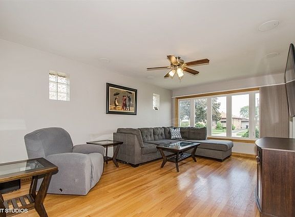 3rd image of 4400 N Ottawa Ave