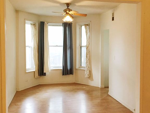 3rd image of 2727 W 38th Pl #1