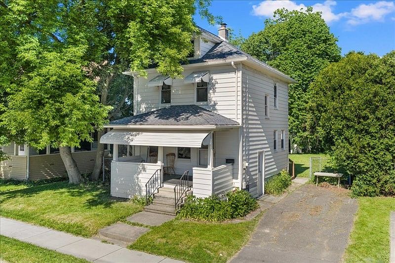 1st image of 160 N Broad St