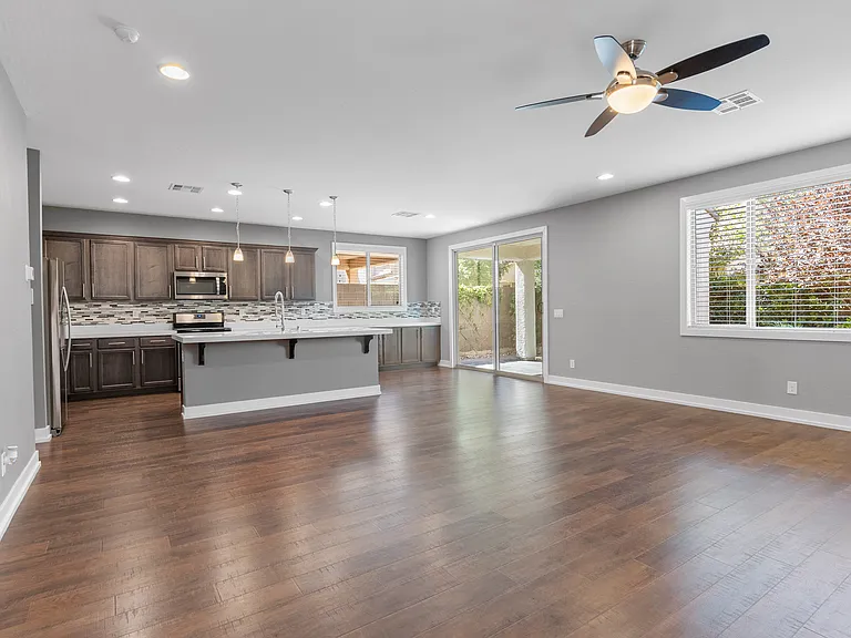 9692 Canyon Landing Ave — Photo 16