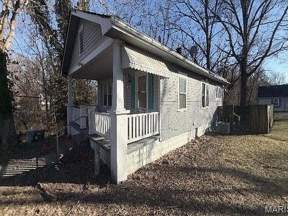 2nd image of 70 Briar Hill Rd