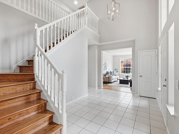 5th image of 2209 Everglade Ct