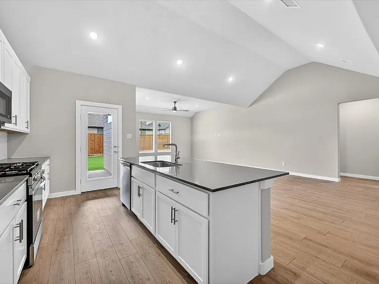 701 Summerberry Dr — Photo 14