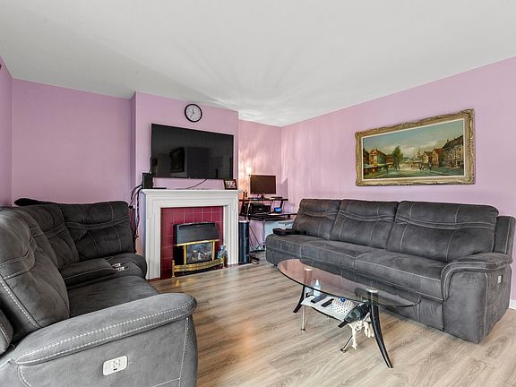 2nd image of 32821 6th Ave #11